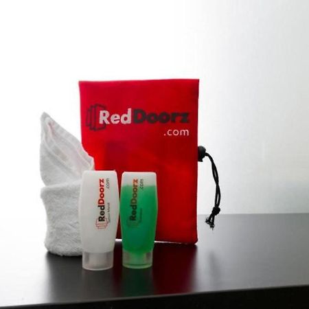 Reddoorz Plus @ Jalan Pemuda Jacarta Exterior foto