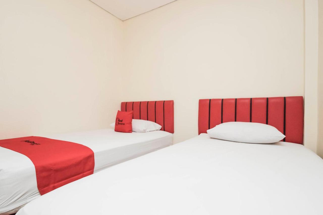 Reddoorz Plus @ Jalan Pemuda Jacarta Exterior foto