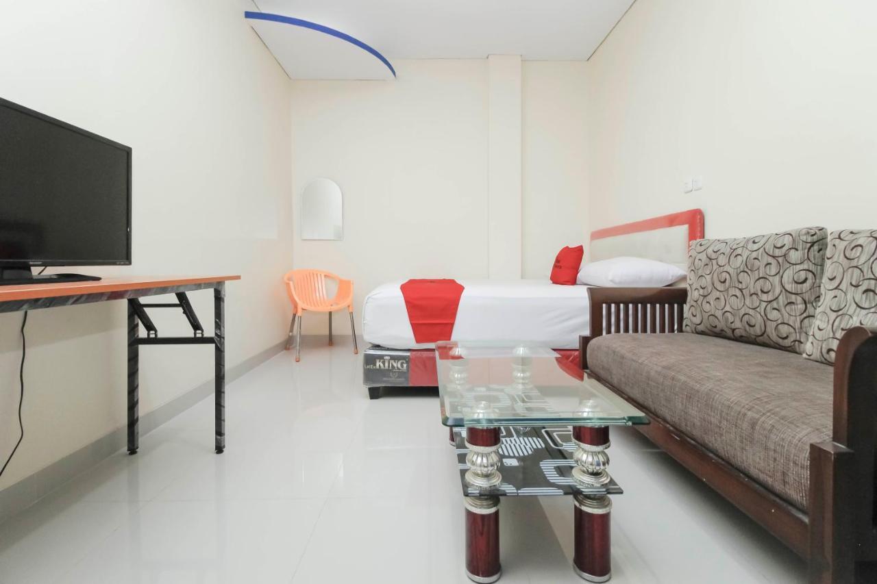 Reddoorz Plus @ Jalan Pemuda Jacarta Exterior foto