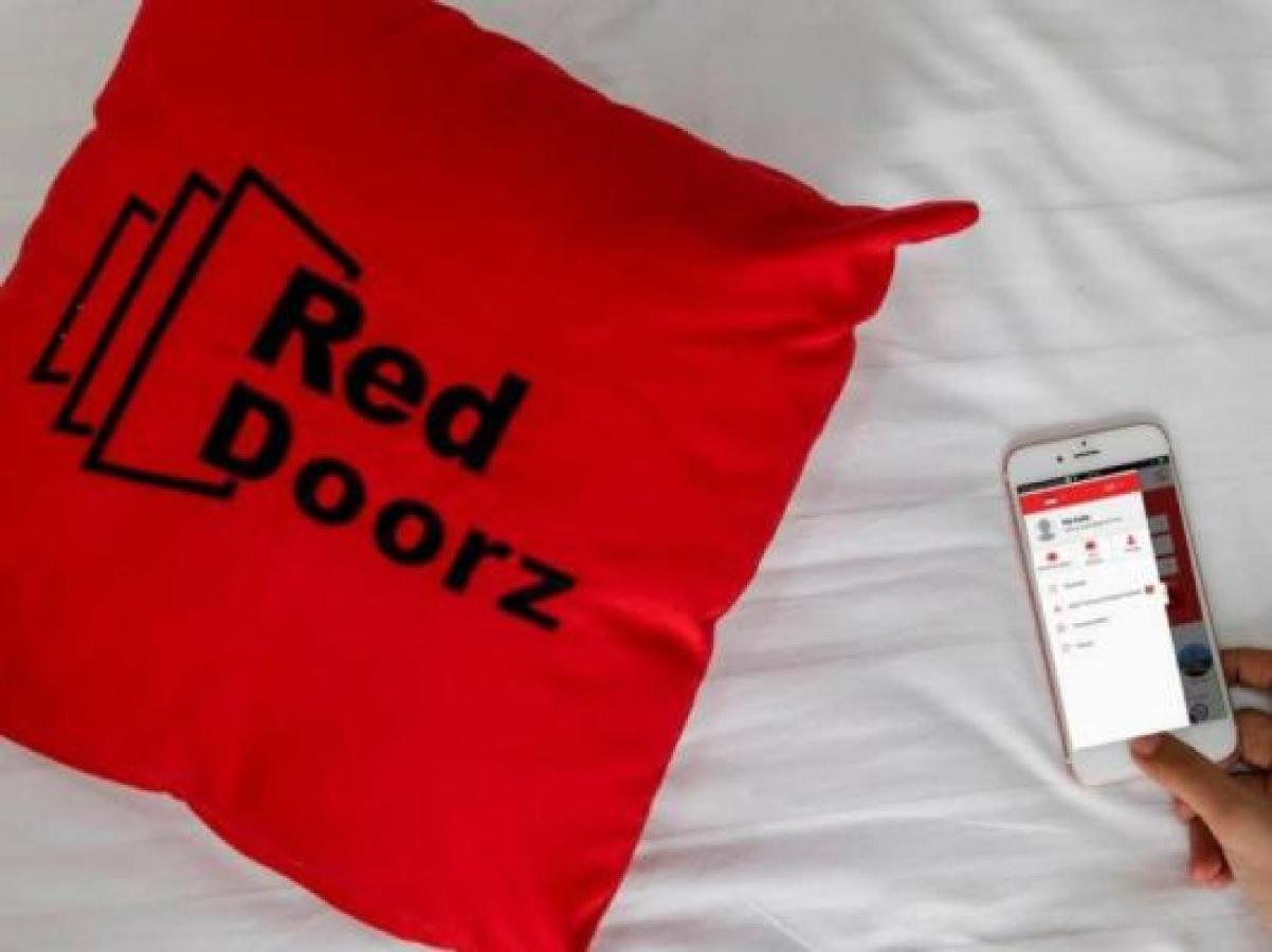 Reddoorz Plus @ Jalan Pemuda Jacarta Exterior foto